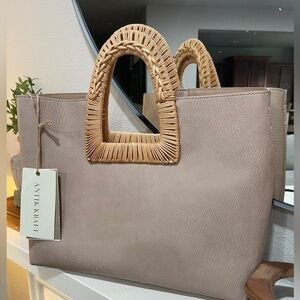 NWT Antik Kraft Alani 2-in-1 Tote Bag –‎ Neutral Tan Woven Handle vacation bag